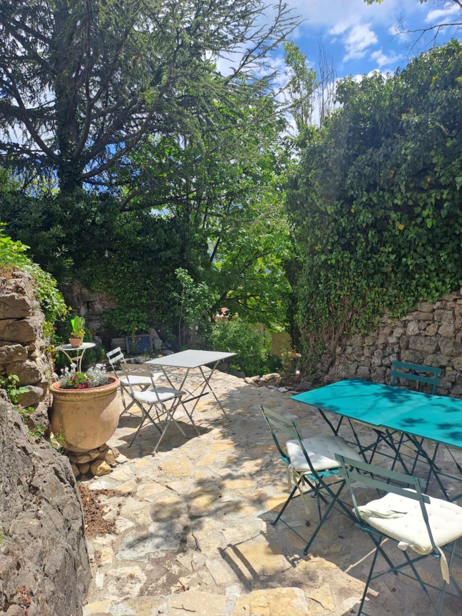 Les Roses Tremieres Bed & Breakfast Bargème Eksteriør bilde