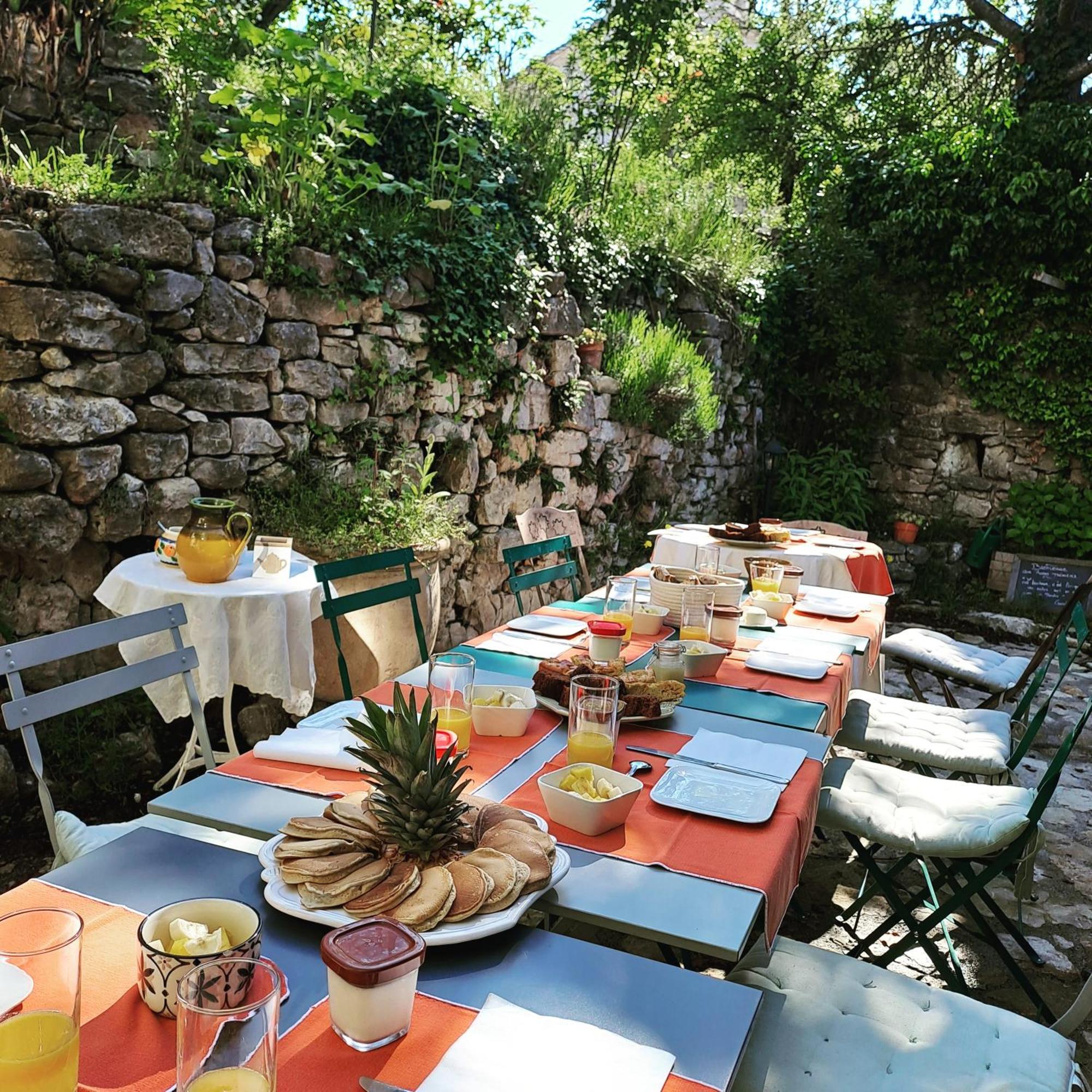 Les Roses Tremieres Bed & Breakfast Bargème Eksteriør bilde